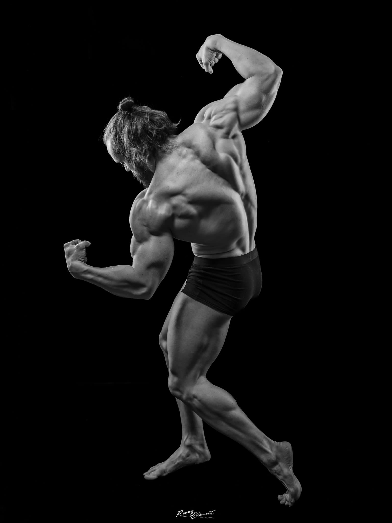 3D Model Bodybuilder Fitness Man Flexing Pose - TurboSquid 2051622